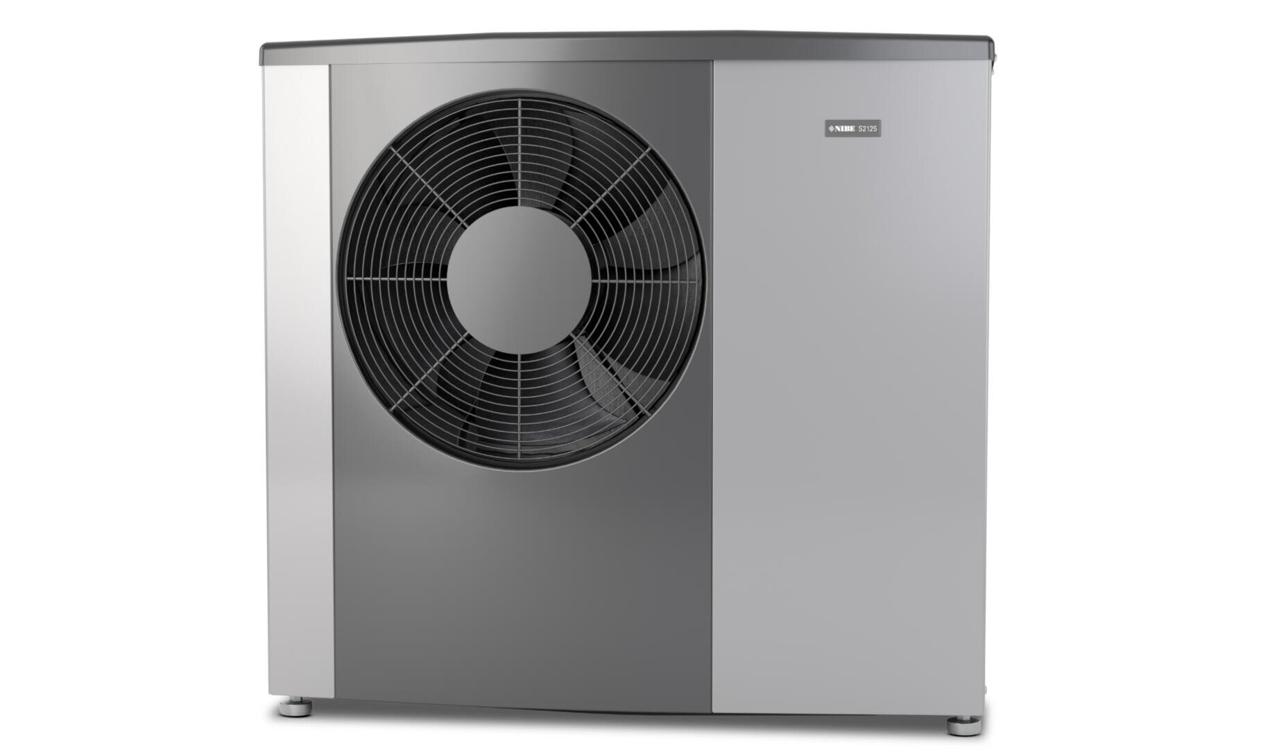 Un appareil de pompe à chaleur air-air moderne et rectangulaire avec un grand ventilateur central, un boîtier gris et noir et une petite étiquette sur le panneau frontal supérieur droit.