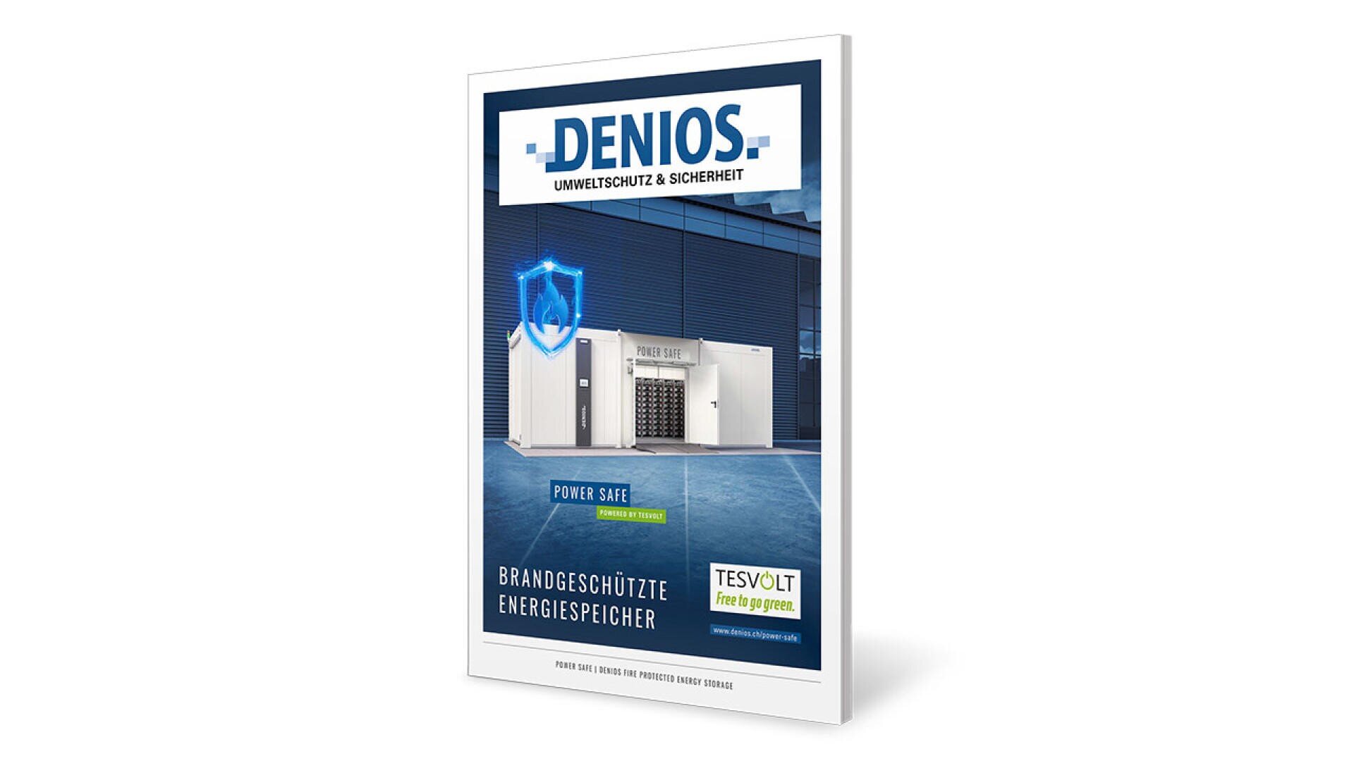 Eine Produktbroschüre für DENIOS mit brandgeschützten Energiespeichern. Das Cover zeigt eine Industriebatterieeinheit neben einem blauen Schildsymbol und den Logos von DENIOS und TESVOLT mit dem Text Brandschutzgeschützter Energiespeicher.