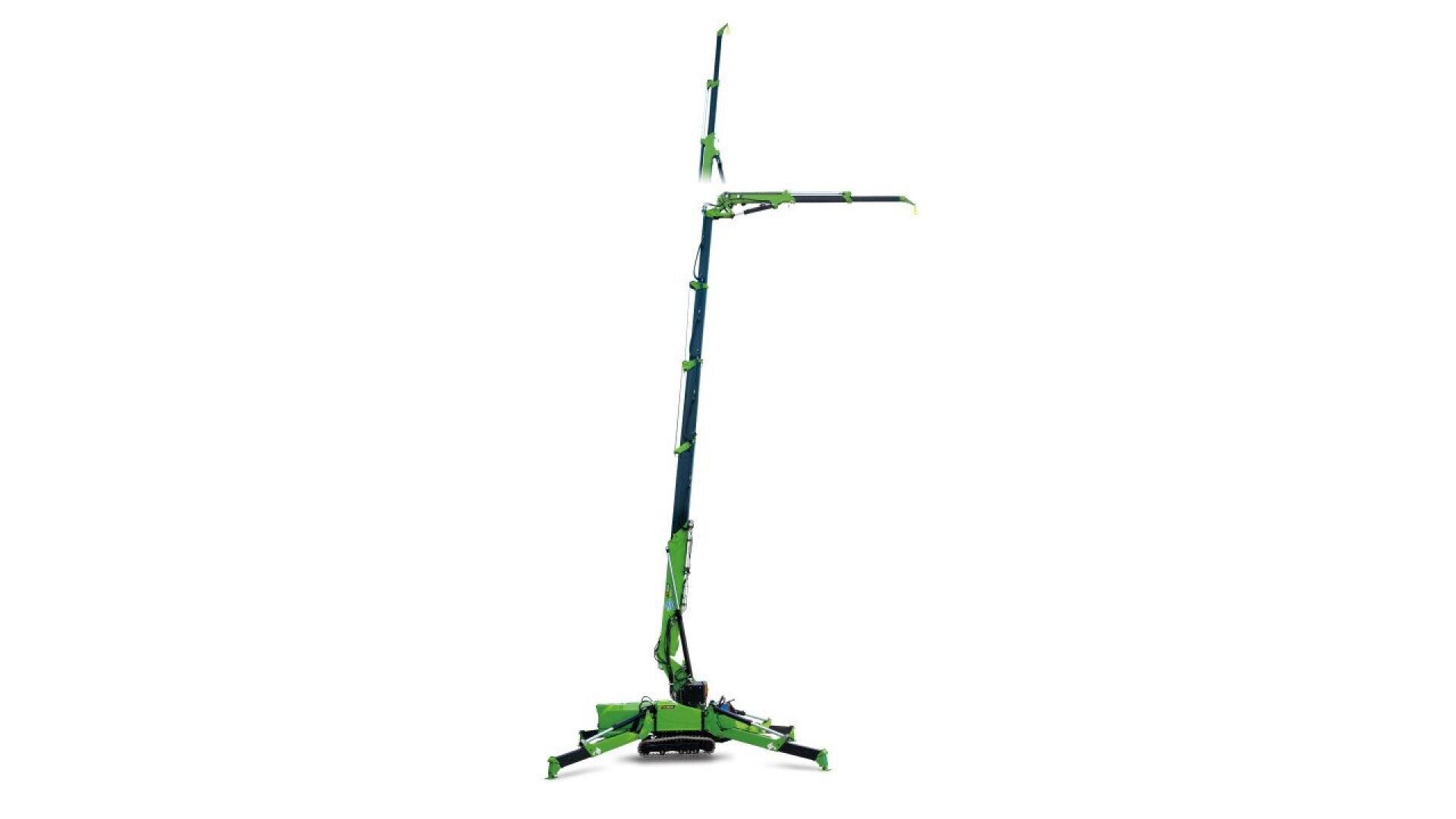 Une araignée de levage verte avec des bras articulés étendus et des jambes stabilisatrices est représentée sur un fond blanc. La flèche de l'élévateur s'élève très haut et sa base est dotée de quatre supports larges pour assurer l'équilibre.