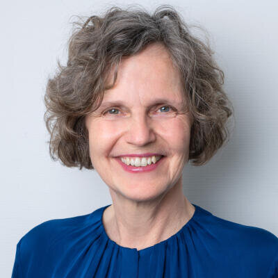 Dr. Claudia Schwalfenberg