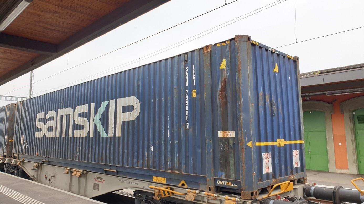 Ein 40-Fuss-ISO-Container am Bahnhof Wohlen AG (Foto: Urs Wiederkehr)