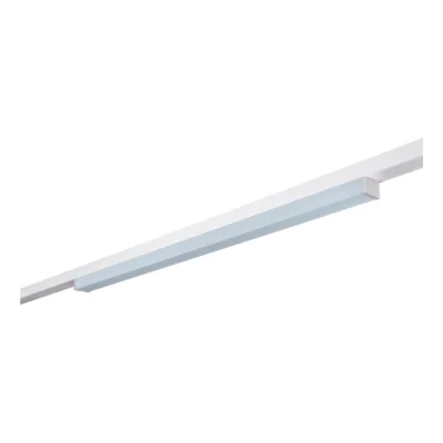 Eine weiße, rechteckige LED-Deckenleuchte mit schlankem, modernem Design, die bündig an der Decke montiert ist und auf einem schlichten weißen Hintergrund gezeigt wird.